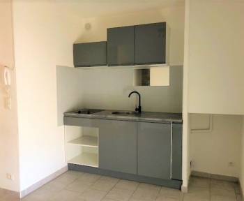 Location Appartement 2 pièces Pernes-les-Fontaines (84210)