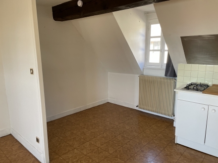 Location Studio 2 pièces Chalon-sur-Saône (71100) - CATHEDRALE